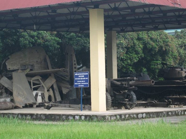 Mengunjungi Museum  Kemenangan Dien Bien Phu - ảnh 6