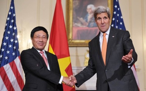 Amerika Serikat  menghapsukan sebagian embargo senjata terhadap Vietnam - ảnh 1