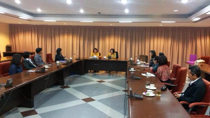 Program  kerjasama pertukaran tenaga  antara VOV dan NBT-Mempererat hubungan persahabatan antara dua Radio Nasional - ảnh 2