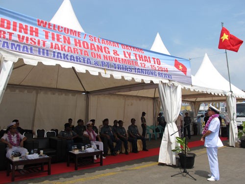 Iringan kapal kapal Angkatan Laut Vietnam mengunjungi negara-negara tetangga Asia Tenggara. - ảnh 1