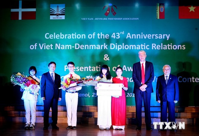 Memperingati ultah ke-43 penggalangan hubungan diplomatik Vietnam-Denmark   (25 November 1971-25 November 2014) - ảnh 1