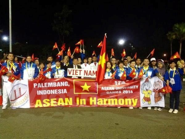 Pembukaan Festival ke-17  Olahraga  Mahasiswa Asia  Tenggara  di Indonesia - ảnh 1