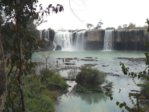 Air terjun Dray Nur - keindahan  yang megah di daerah pegunungan Tay Nguyen - ảnh 1