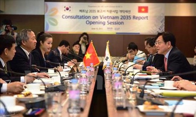 Vietnam-Republik Korea  melakukan penelitian dan perbahasan menurut program: “Konsultasi Laporan Vietnam-tahun 2015”.  - ảnh 1