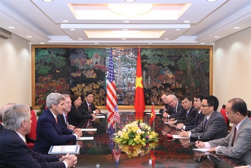 Deputi PM Vu Duc Dam menerima  Menlu AS, John Kerry - ảnh 1