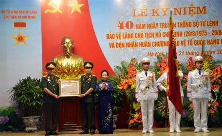 Memperingati ultah ke-40  Berdirinya Markas Komando Penjaga Mousolium  Presiden Ho Chi Minh - ảnh 1