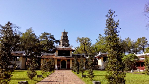 Paogda-pagoda Hue – arsitektur yang khas di Vietnam - ảnh 1