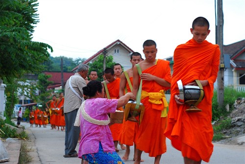 Ibukota kuno Luang Prabang dengan program  konservasi  pusaka - ảnh 8