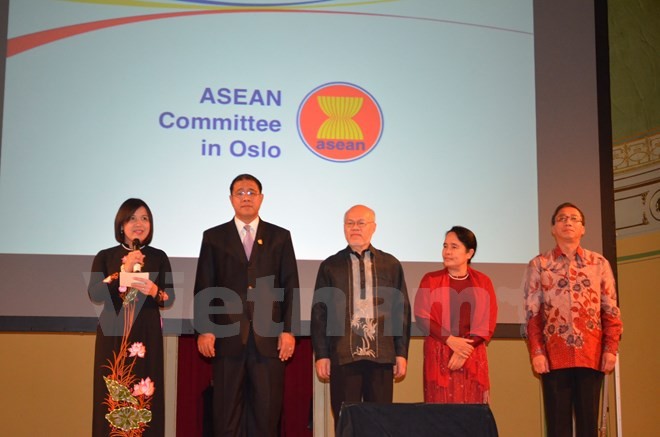 Malam Kebudayaan ASEAN-tahun 2015 di Nowegia. - ảnh 1