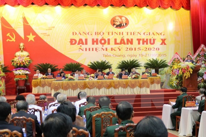 Pembukaan Kongres  ke-10 Partai Komunis Vietnam  Provinsi Tien Giang untuk masa bakti 2015-2020 - ảnh 1