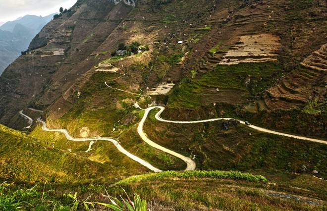 Menjelajahi secara tuntas ruas-ruas jalan di provinsi Ha Giang - ảnh 9