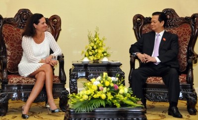 PM Vietnam, Nguyen Tan Dung mengadakan pertemuan dengan Ketua Senat Kerajaan Belgia, Christine Defraigne - ảnh 1