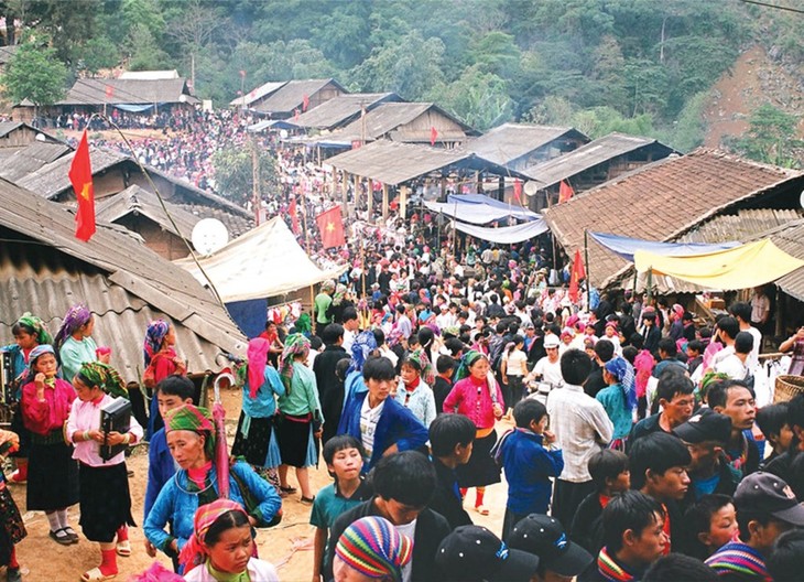 Pasaran  yang bergelora  di daerah pegunungan Ha Giang - ảnh 1