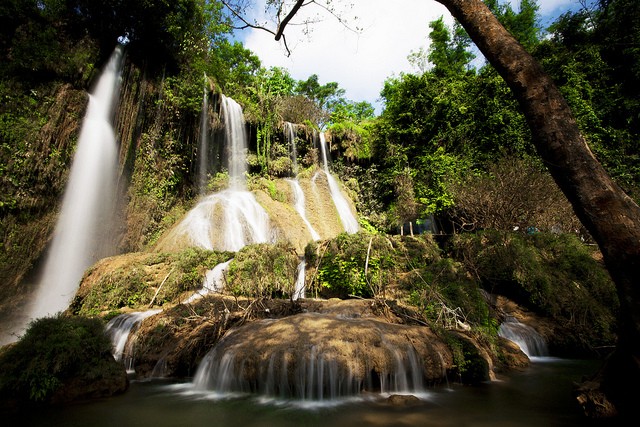 Keindahan air terjun Dai Yem di kota madya  Moc Chau - ảnh 1