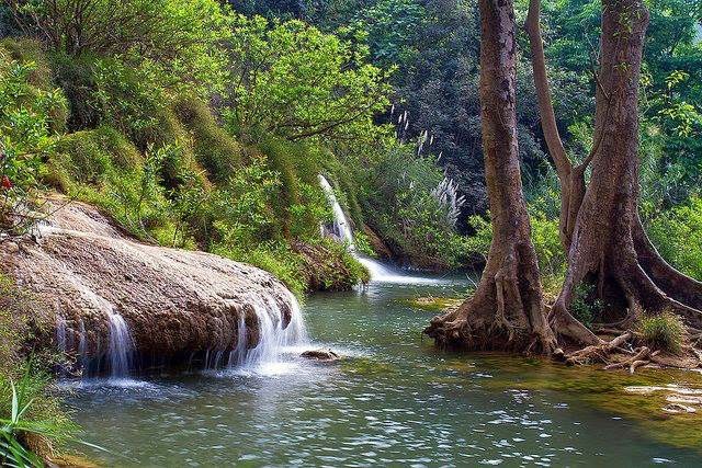 Keindahan air terjun Dai Yem di kota madya  Moc Chau - ảnh 2