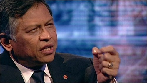 Mantap Sekjen ASEAN, Surin Pitsuwan menyatakan akan mencalonkan diri sebagai PM Thailand. - ảnh 1