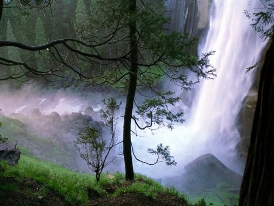 Jaringan air terjun yang megah di provinsi Lam Dong - ảnh 3