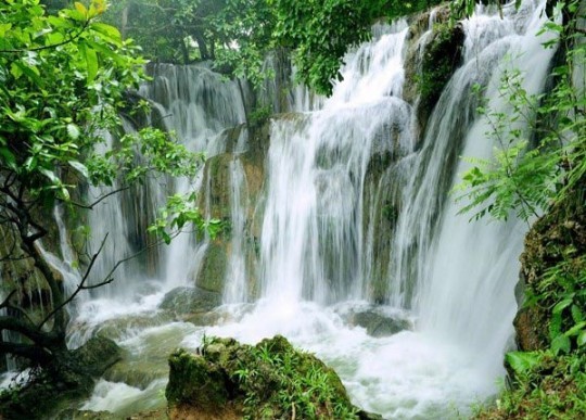 Jaringan air terjun yang megah di provinsi Lam Dong - ảnh 4