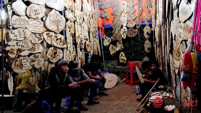 Pasar malam di  kota Da Lat - kebudayaan daerah dataran tinggi Tay Nguyen - ảnh 7