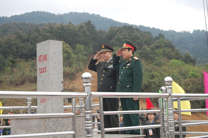 Melanjutkan aktivitas-aktivitas temu pergaulan persahabatan ke-3 pertahanan  perbatasan Vietnam-Tiongkok - ảnh 1