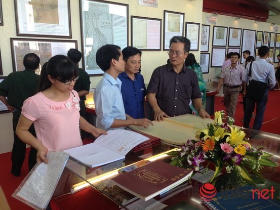 Pameran peta dan dokumen: “Hoang Sa, Truong Sa wilayah Vietnam:  Bukti-bukti sejarah dan dasar hukum” di provinsi Vinh Phuc - ảnh 1