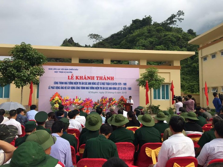 Meresmikan rumah memperingati para martir di medan perang Vi Xuyen, provinsi Ha Giang - ảnh 1