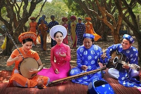 Datang ke  Kien Giang untuk menikmati lagu rakyat Don Ca Tai Tu - ảnh 1