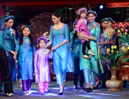 Festival  Ao Dai Hanoi-2016 akan diadakan pada pertengahan Oktober - ảnh 1