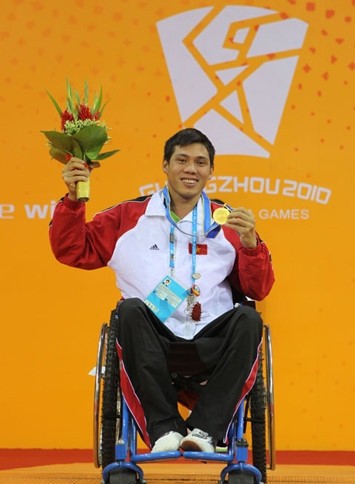 Atlet renang   Vo Thanh Tung meraih medali perak Paralympic Rio-2016 - ảnh 1