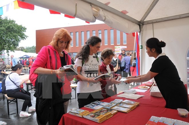 Vietnam  berpartisipasi dalam Festival  ManiFiesta  (Solidaritas)  Partai Pekerja Belgia - ảnh 1