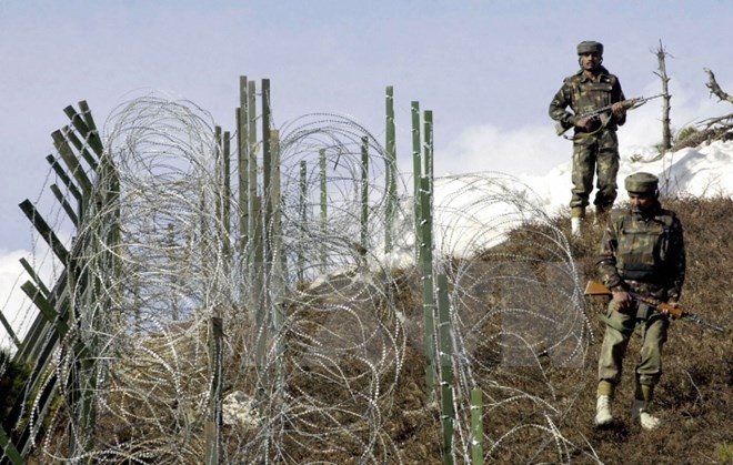 Tentara India melakukan serangan-serangan lewat  garis batas kontrol (LoC) - ảnh 1