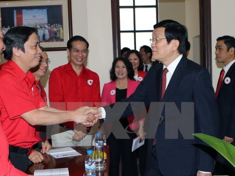 Lembaga Palang Merah Vietnam perlu memperhebat lebih lanjut lagi gagasan-gagasan kemanusiaan dan amal - ảnh 1