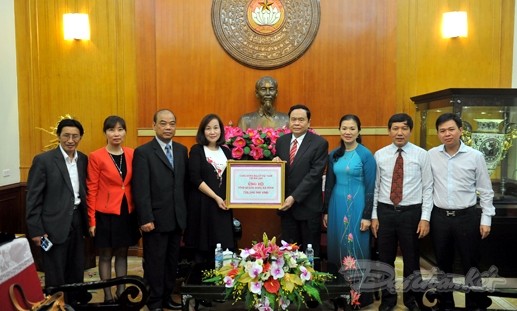 Perasaan para diaspora Vietnam  berkiblat ke kampung halaman dan Tanah Air - ảnh 1