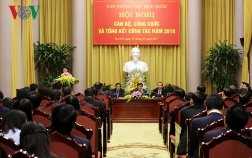 Presiden Vietnam, Tran Dai Quang menghadiri konferensi evaluasi  pekerjaan tahun 2016 dari Kantor Kepresidenan - ảnh 1