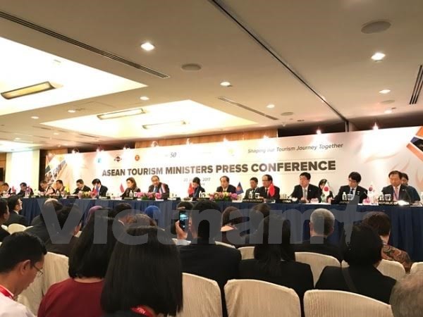 Negara-negara ASEAN akan memperhebat kerjasama perkembangan pariwisata kapal pesiar - ảnh 1