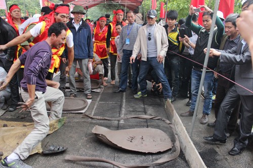 Datang mengunjungi provinsi Hai Duong untuk menghadiri Festival Petasan Tanah - ảnh 3