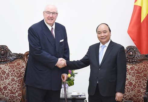 PM Vietnam, Nguyen Xuan Phuc menerima Presiden Grup Jardines Matheson dan Presiden Grup Unilever - ảnh 1