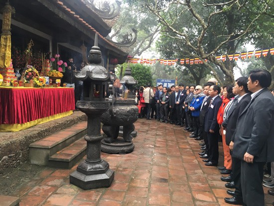 Kota Hanoi mengadakan temu pergaulan diplomasi rakyat untuk menyosialisasikan kebudayaan dan sejarah Vietnam - ảnh 1