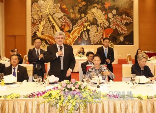 Ketua Dewan Negara Federasi Swiss mengakhiri kunjungan resminya di Vietnam - ảnh 1