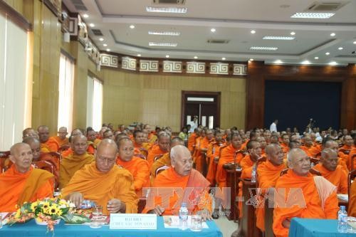 Pertemuan menyambut Hari Raya Tahun Baru Tradisional Chol Chnam Thmay dari warga  etnis Khmer - ảnh 1