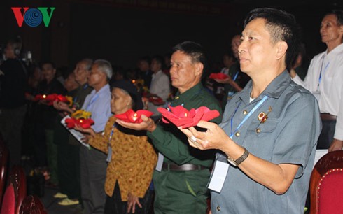 Acara menyatakan terima kasih kepada orang-orang yang berjasa  terhadap revolusi daerah Tay Bac - ảnh 1