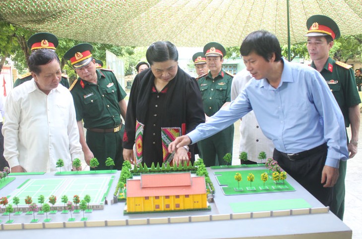 Tidak henti-hentinya memupuk solidaritas istimewa  dan hubungan persahabatan  tradisional Vietnam dan Laos - ảnh 1