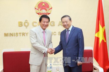 Menteri Keamanan Publik Vietnam, To Lam menerima Duta Besar Istimewa  Vietnam-Jepang  - ảnh 1