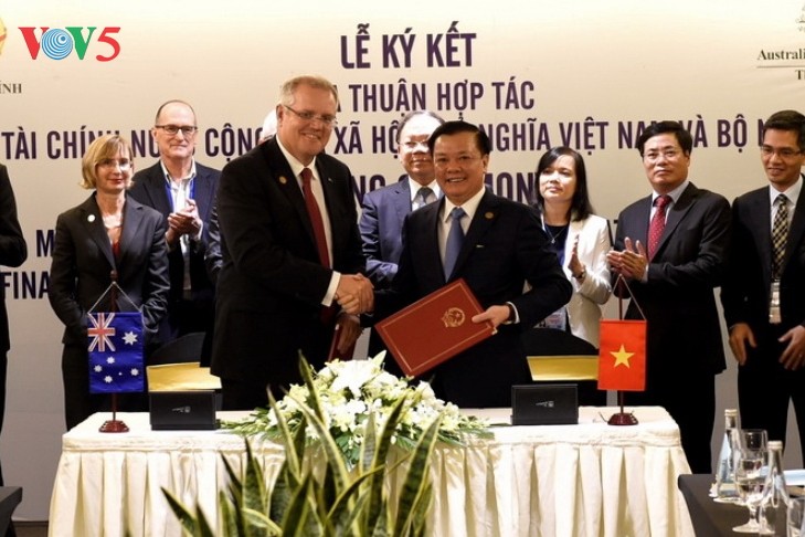 Kementerian Keuangan Vietnam dan Kementerian Perbendaharaan Australia menandatangani  naskah MoU kerjasama - ảnh 1