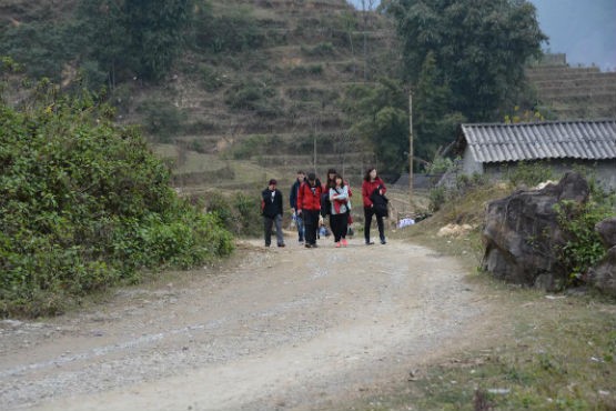 Ta Van-Jalan kota  di tengah-tengah dukuh - ảnh 2