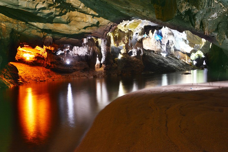 Taman Nasional Phong Nha-Ke Bang- destinasi yang menarik bagi para wisatawan - ảnh 4