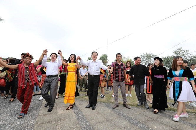 Memperkokoh  persatuan besar seluruh bangsa - ảnh 1