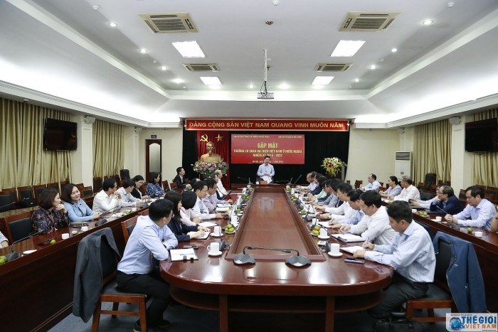 Kepala Departemen Hubungan Propaganda  KS PKV menerima para  Kepala  Kantor Perwakilan Vietnam di luar negeri masa bakti 2019-2022 - ảnh 1