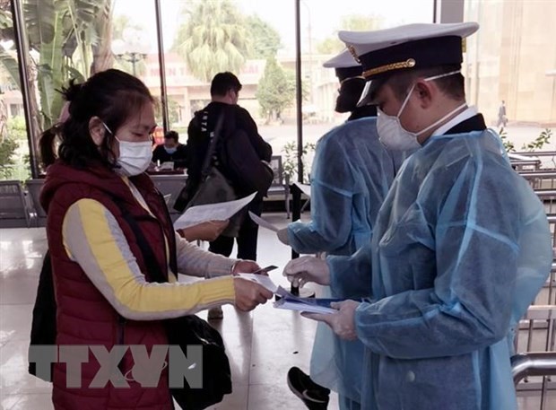 Dimulai kembali aktivitas beacukai di jembatan Bac Luan II, koridor internasional Mong Cai, Provinsi Quang Ninh - ảnh 1