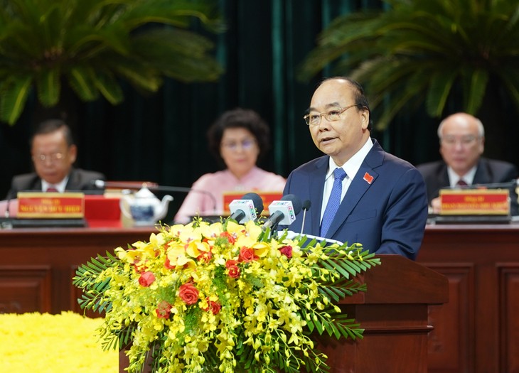 Kota Ho Chi Minh mempertahankan secara mantap peran sebagai lokomotif  ekonomi nasional - ảnh 1